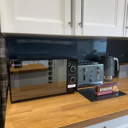 15 Mins To District & Bae Systems Lejlighed